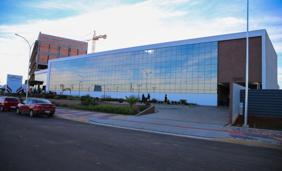 Foi inaugurada nesta quarta-feira (22) a primeira etapa do Cancer Center de Guarapuava, na região central do Estado. O prédio abriga a ala de quimioterapia e o Instituto para a Pesquisa do Câncer (IPEC), um dos maiores centros de pesquisa genômica do País. 22/07/2020