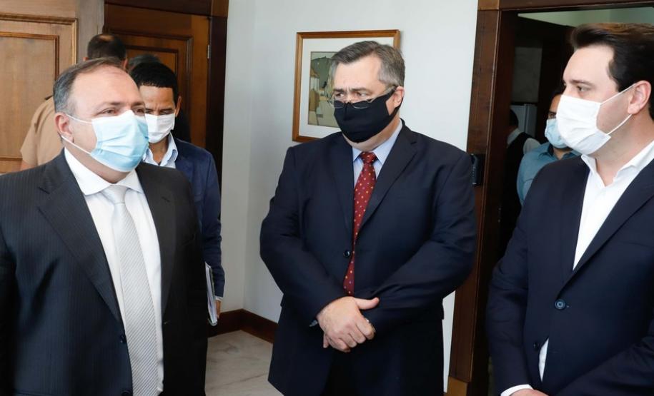 Governador Carlos Massa Ratinho Junior, recebe o ministro interino Eduardo Pazuello.