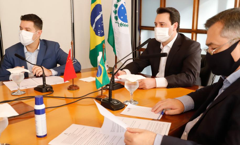 Governo discute parceria para produzir vacina contra a Covid no Paraná