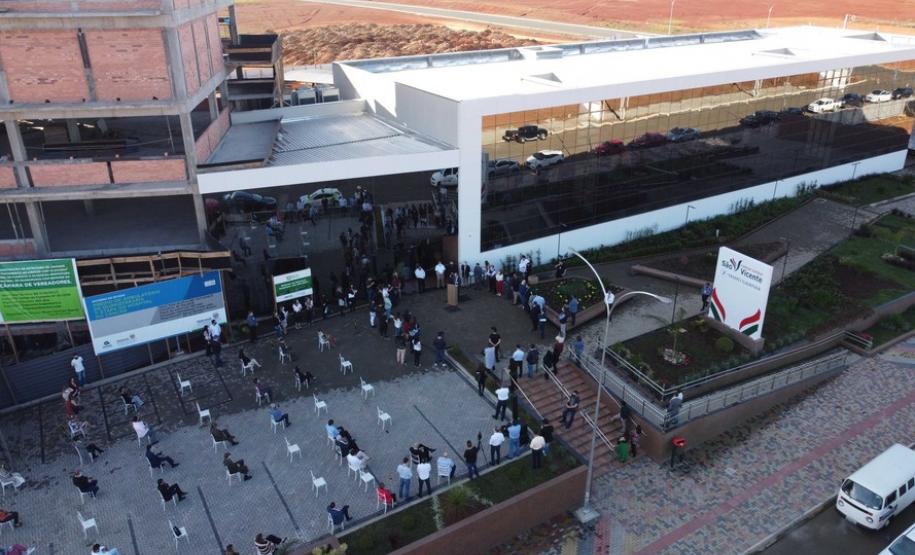 Foi inaugurada nesta quarta-feira (22) a primeira etapa do Cancer Center de Guarapuava, na região central do Estado. O prédio abriga a ala de quimioterapia e o Instituto para a Pesquisa do Câncer (IPEC), um dos maiores centros de pesquisa genômica do País. 22/07/2020