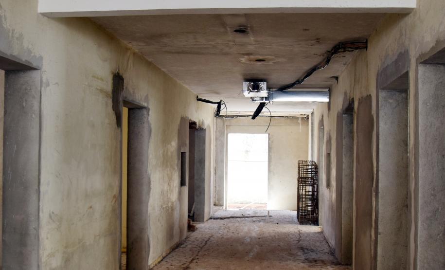 Secretário vistoria obras do Ambulatório Médico de Especialidades (AME) em Curitiba