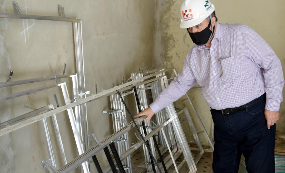 Secretário vistoria obras do Ambulatório Médico de Especialidades (AME) em Curitiba