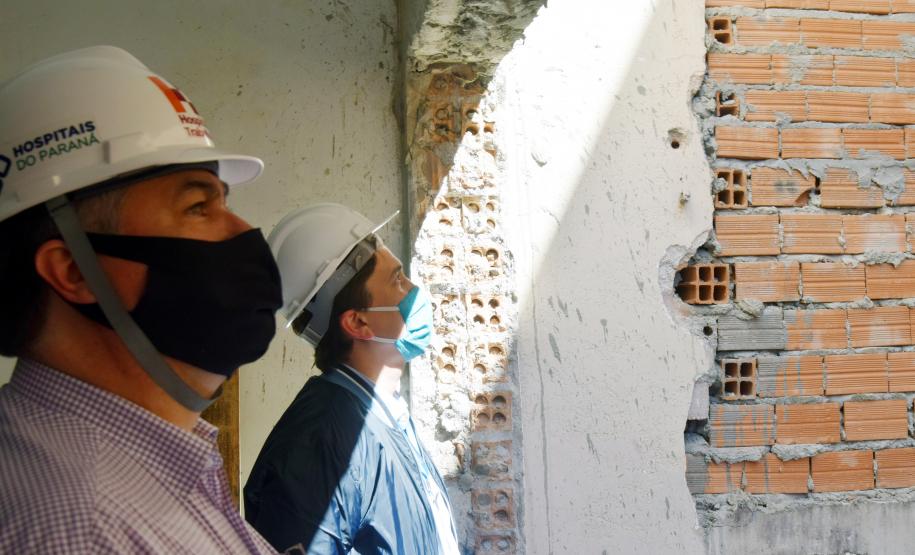 Secretário vistoria obras do Ambulatório Médico de Especialidades (AME) em Curitiba