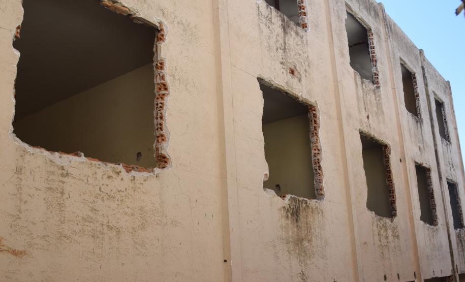 Secretário vistoria obras do Ambulatório Médico de Especialidades (AME) em Curitiba