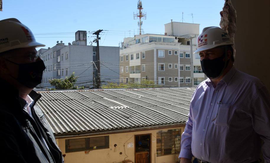 Secretário vistoria obras do Ambulatório Médico de Especialidades (AME) em Curitiba