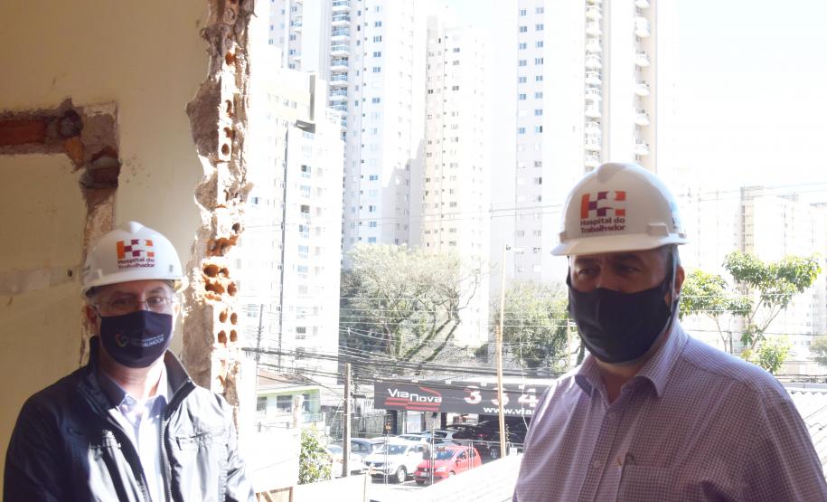 Secretário vistoria obras do Ambulatório Médico de Especialidades (AME) em Curitiba
