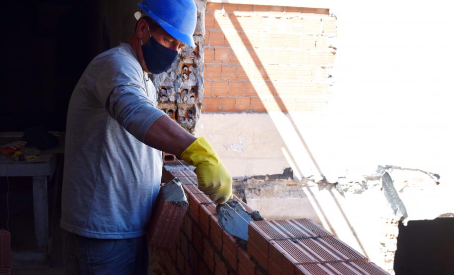 Secretário vistoria obras do Ambulatório Médico de Especialidades (AME) em Curitiba