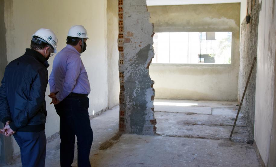 Secretário vistoria obras do Ambulatório Médico de Especialidades (AME) em Curitiba