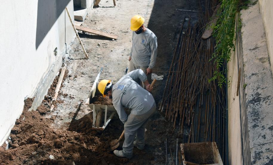 Secretário vistoria obras do Ambulatório Médico de Especialidades (AME) em Curitiba