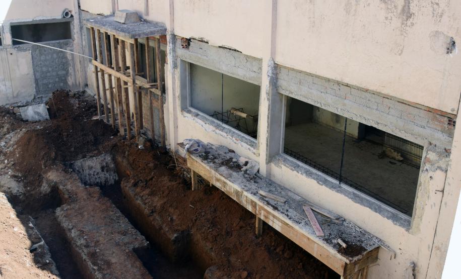 Secretário vistoria obras do Ambulatório Médico de Especialidades (AME) em Curitiba