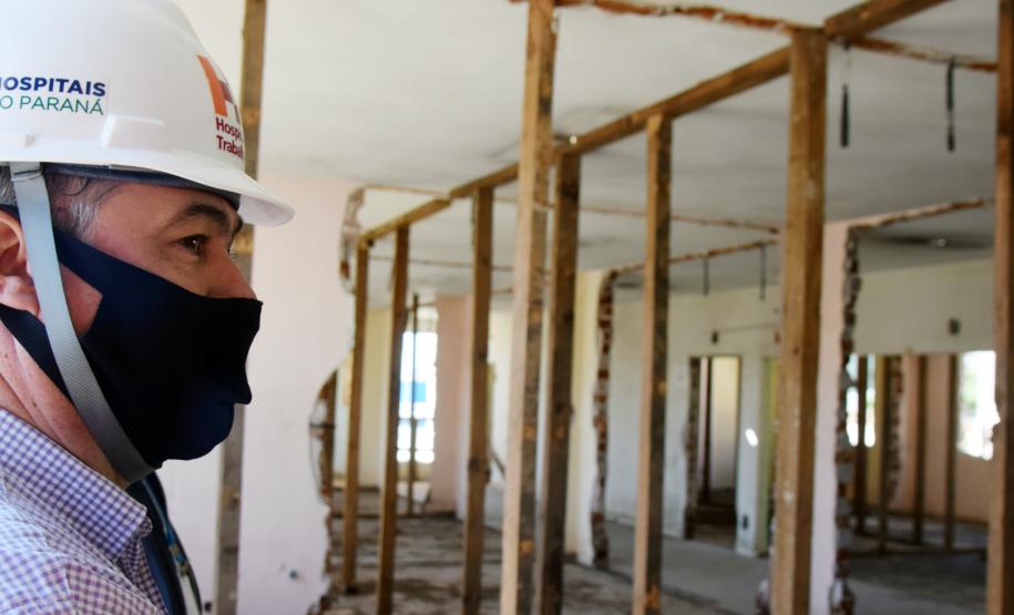 Secretário vistoria obras do Ambulatório Médico de Especialidades (AME) em Curitiba