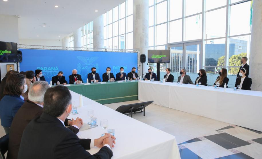 Para marcar um ano do programa, Paraná amplia ações do Descomplica