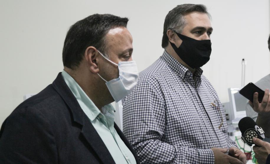 Secretário entrega equipamentos hospitalares e inaugura ala de ressonância magnética na região Oeste