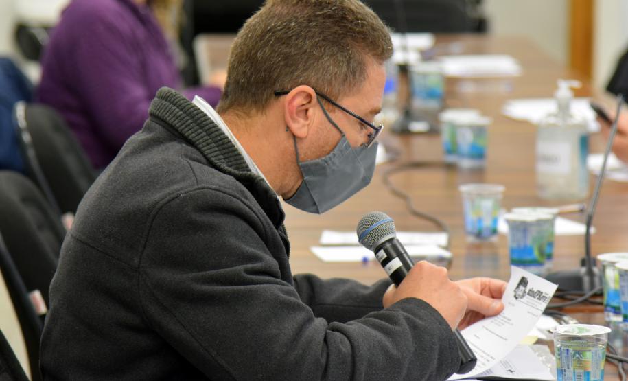 Secretário destaca trabalho pela regionalização no Plano Estadual de Saúde durante reunião do CES