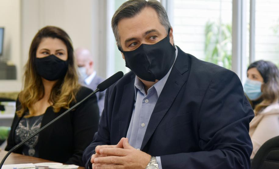 Secretário destaca trabalho pela regionalização no Plano Estadual de Saúde durante reunião do CES