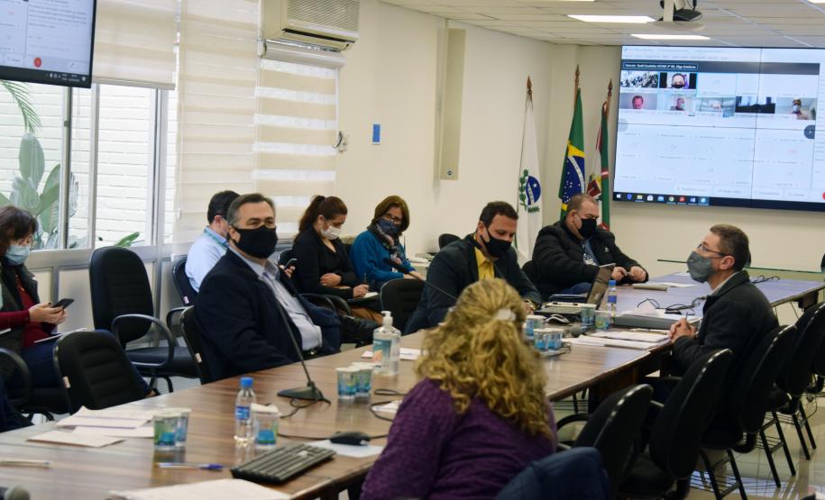 Secretário destaca trabalho pela regionalização no Plano Estadual de Saúde durante reunião do CES