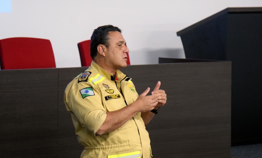 Sesa discute adequações de segurança em hospitais com o Corpo de Bombeiros