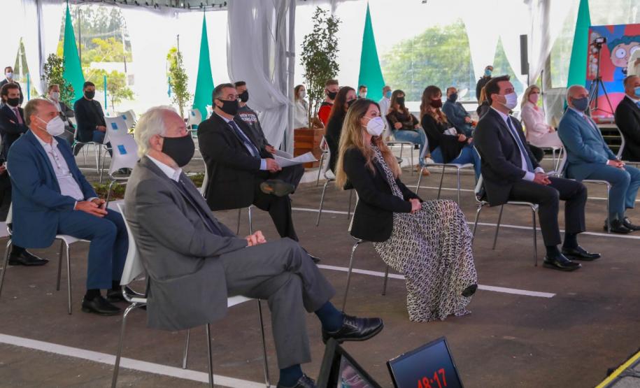 O governador Carlos Massa Ratinho Junior participou nesta terça-feira (01), em Curitiba, da inauguração do Erastinho, o primeiro hospital oncopediátrico do Sul do País. Idealizado pelo Hospital Erasto Gaetner, referência no tratamento de câncer no Paraná, a unidade recebeu investimento de R$ 30 milhões, sendo que mais de R$ 19 milhões foram destinados pelo Governo do Estado. O hospital é filantrópico e atende também pelo SUS.