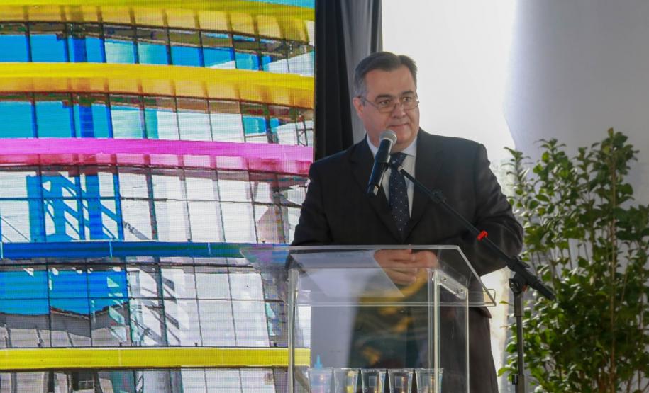 O governador Carlos Massa Ratinho Junior participou nesta terça-feira (01), em Curitiba, da inauguração do Erastinho, o primeiro hospital oncopediátrico do Sul do País. Idealizado pelo Hospital Erasto Gaetner, referência no tratamento de câncer no Paraná, a unidade recebeu investimento de R$ 30 milhões, sendo que mais de R$ 19 milhões foram destinados pelo Governo do Estado. O hospital é filantrópico e atende também pelo SUS.