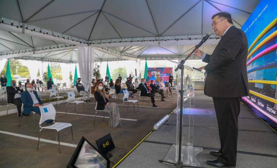 O governador Carlos Massa Ratinho Junior participou nesta terça-feira (01), em Curitiba, da inauguração do Erastinho, o primeiro hospital oncopediátrico do Sul do País. Idealizado pelo Hospital Erasto Gaetner, referência no tratamento de câncer no Paraná, a unidade recebeu investimento de R$ 30 milhões, sendo que mais de R$ 19 milhões foram destinados pelo Governo do Estado. O hospital é filantrópico e atende também pelo SUS.