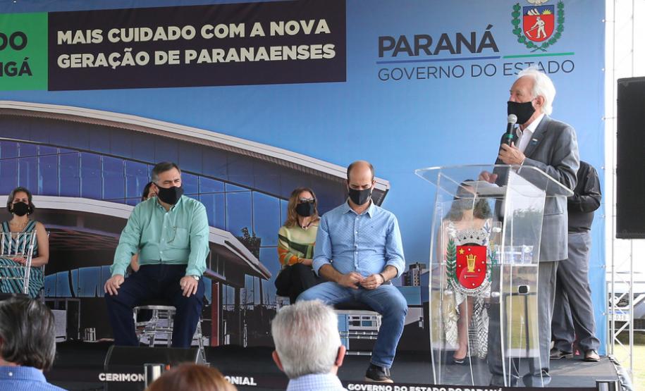 O vice-governador Darci Piana e o secretário de Estado da Saúde Beto Preto assinam o repasse de recursos ao Hospital da Criança para conclusão das obras