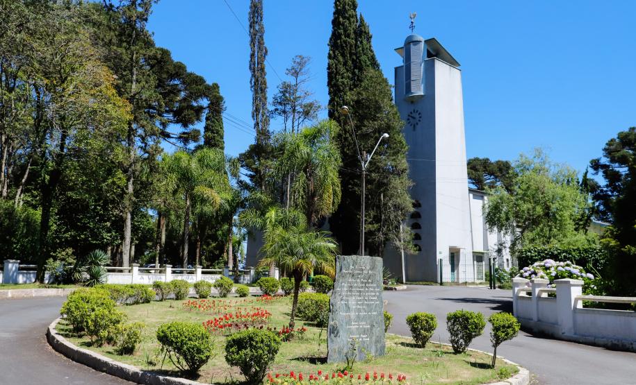 Governador e secretário da Saúde visitam Hospital de Dermatologia Sanitária do Paraná