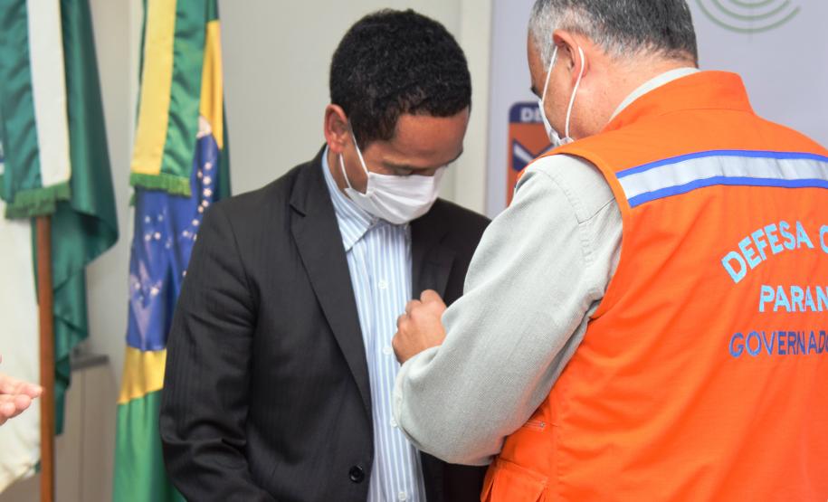 Secretário é homenageado pela Defesa Civil do Paraná