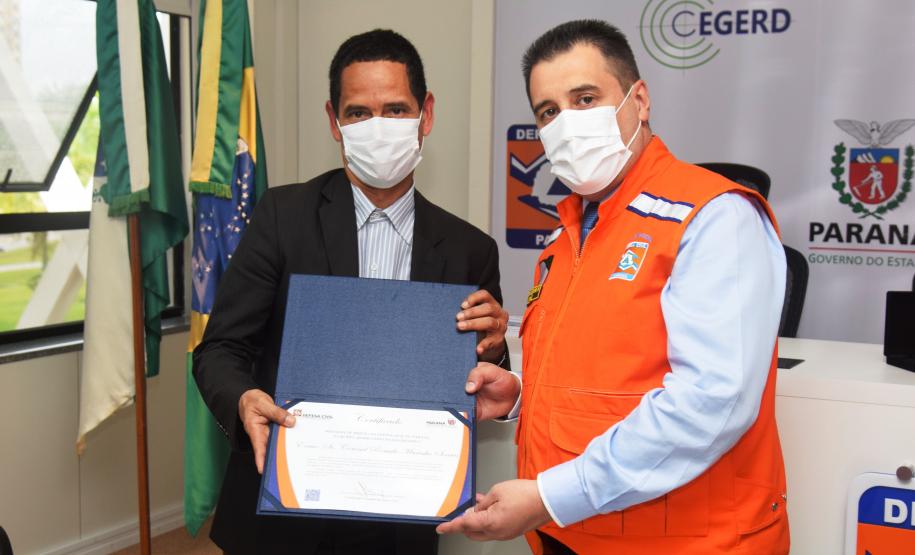Secretário é homenageado pela Defesa Civil do Paraná