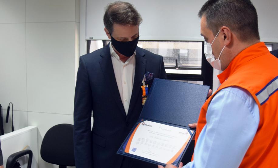 Secretário é homenageado pela Defesa Civil do Paraná