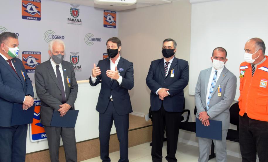 Secretário é homenageado pela Defesa Civil do Paraná