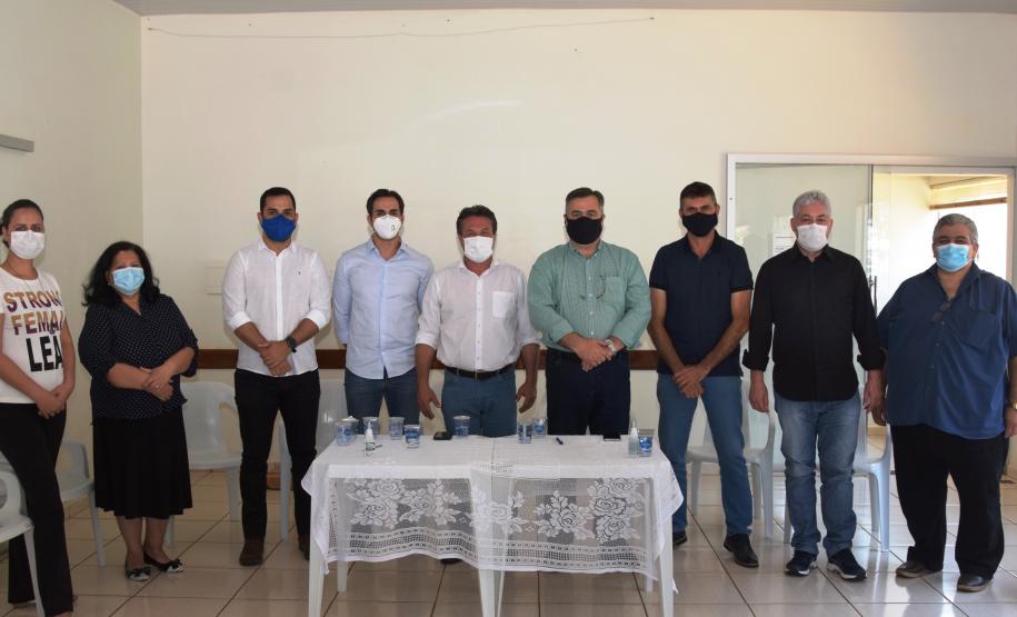 Secretário assina convênio de R$991 mil para aquisição de equipamentos para a Santa Casa de Campo Mourão