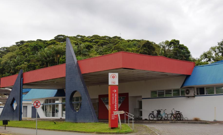 Governo entrega novos veículos para auxiliar no atendimento de saúde em Antonina