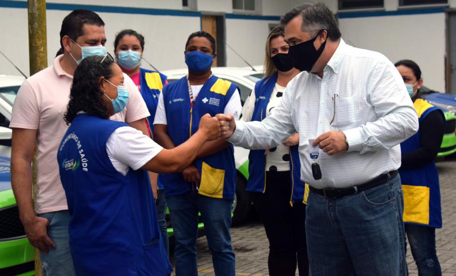 Governo entrega novos veículos para auxiliar no atendimento de saúde em Antonina
