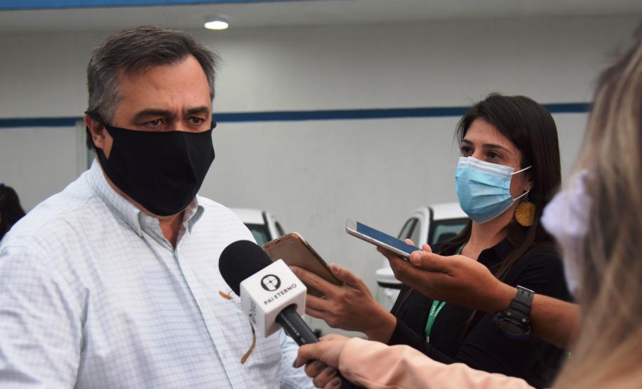 Governo entrega novos veículos para auxiliar no atendimento de saúde em Antonina