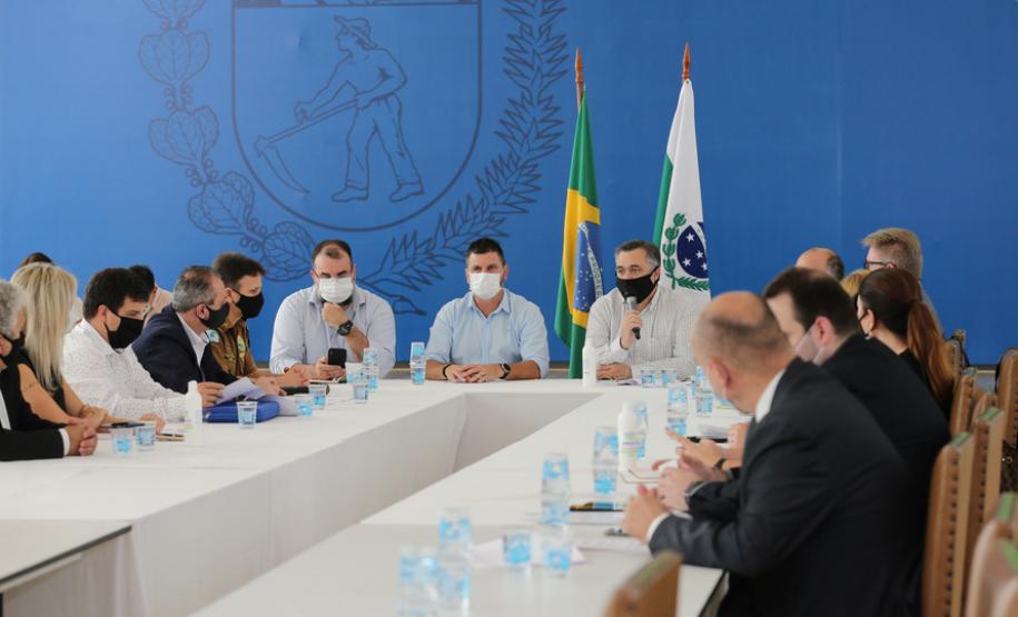 Estado e prefeituras da Grande Curitiba se unem para criar plano único de ação contra a pandemia
