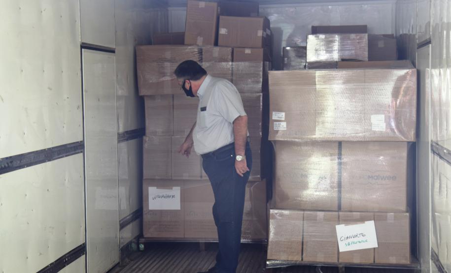 Paraná começa a distribuição de 2,2 milhões de itens para a vacinação da Covid-19