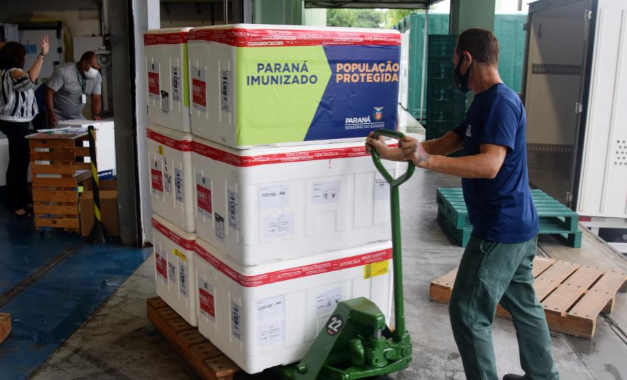 Agilidade das equipes da Saúde garante entrega a todos os municípios do Paraná