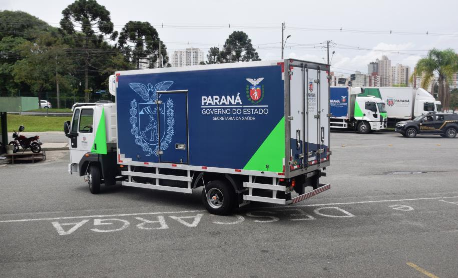 Paraná recebe novo lote de vacina e amplia imunização de profissionais da saúde
