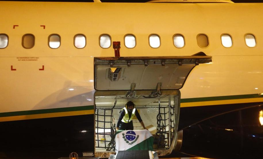 As vacinas Oxford/AstraZeneca, desenvolvidas em parceria com a Fundação Oswaldo Cruz (Fiocruz), devem chegaram no Aeroporto Internacional Afonso Pena, em São José dos Pinhais, na Região Metropolitana de Curitiba.