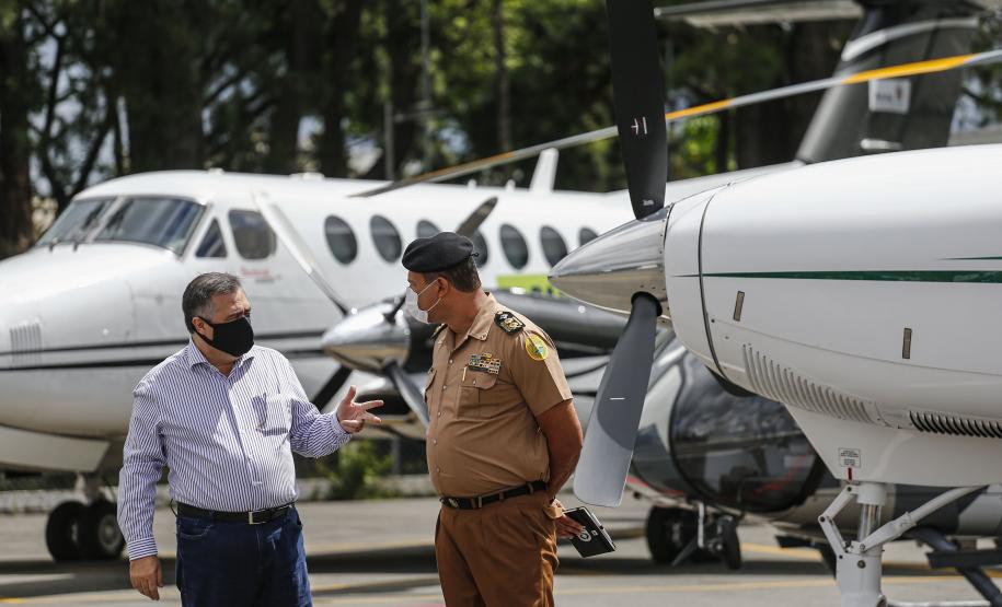 Governo vai usar frota aérea para agilizar transporte da vacina no Paraná