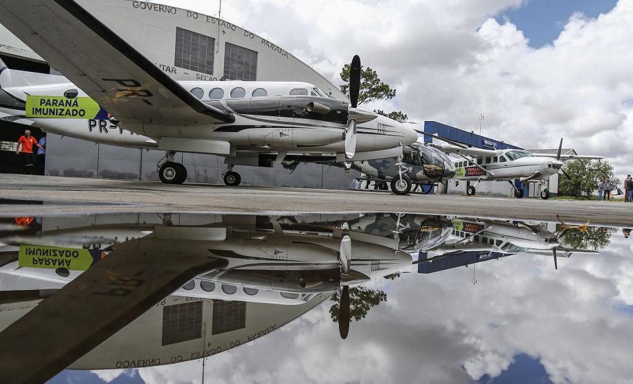 Governo vai usar frota aérea para agilizar transporte da vacina no Paraná