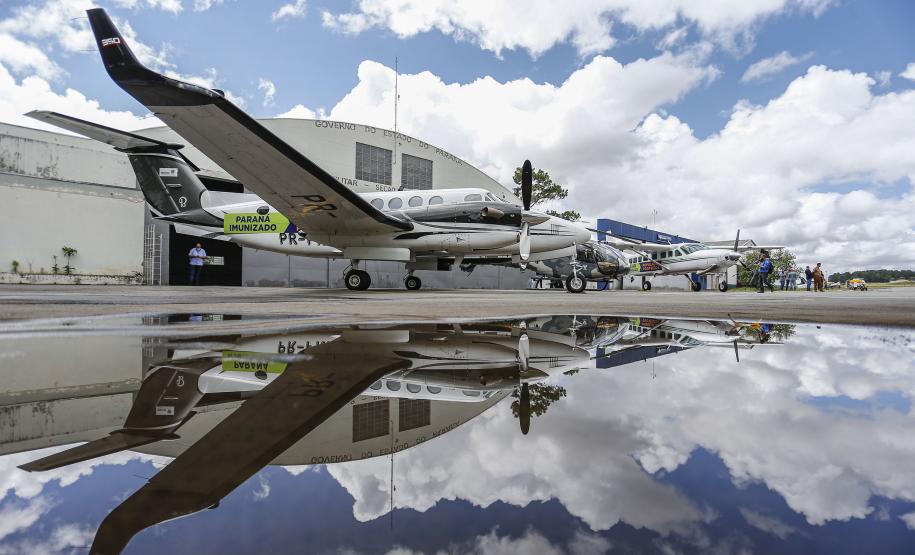 Governo vai usar frota aérea para agilizar transporte da vacina no Paraná