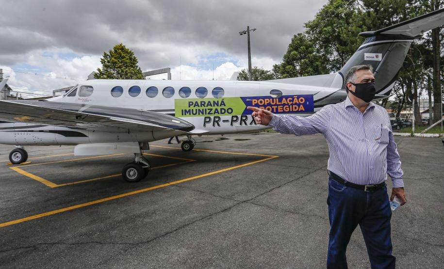 Governo vai usar frota aérea para agilizar transporte da vacina no Paraná
