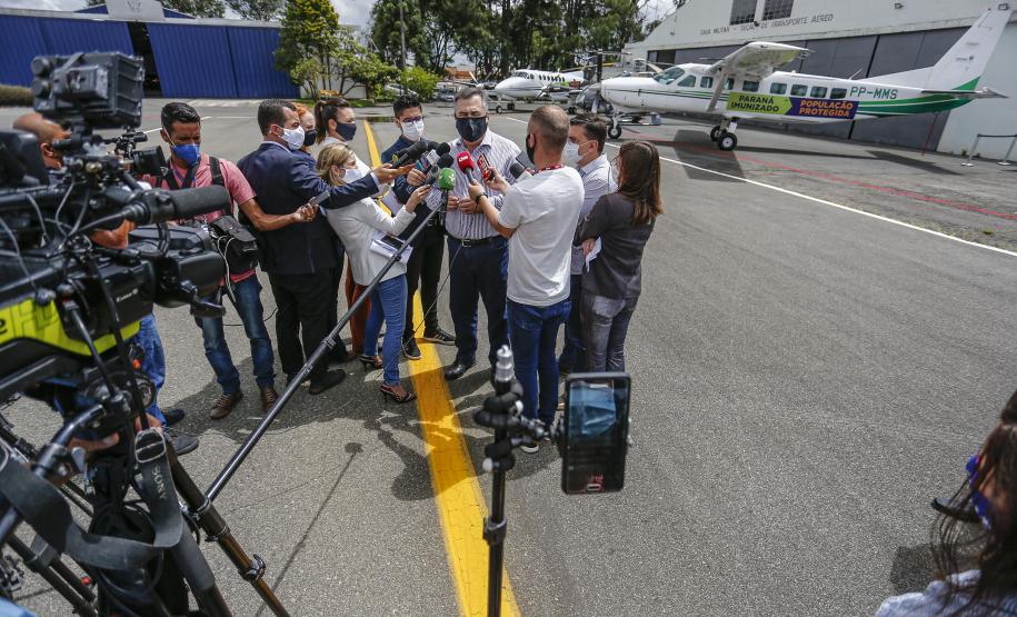 Governo vai usar frota aérea para agilizar transporte da vacina no Paraná