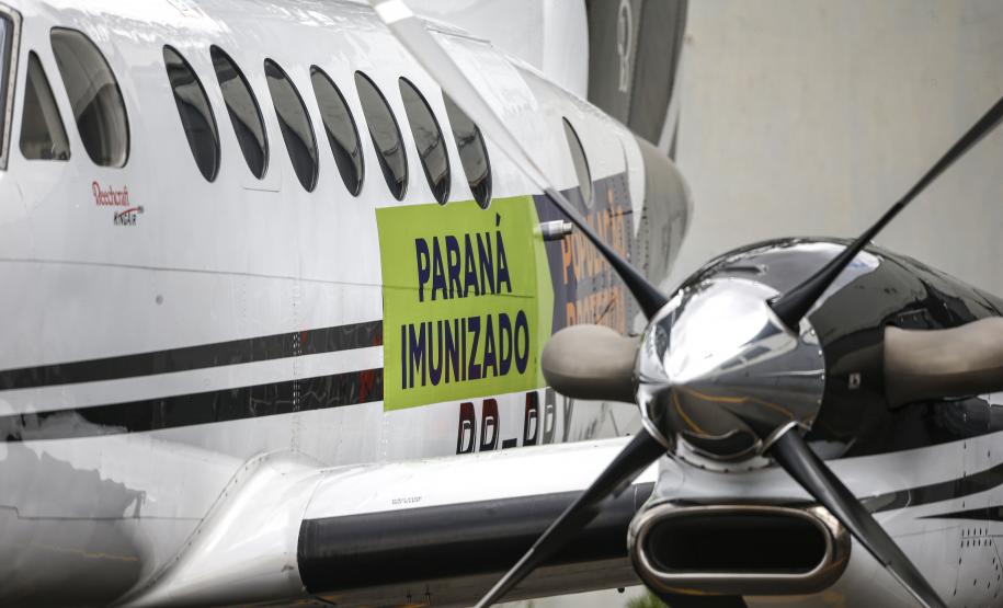 Governo vai usar frota aérea para agilizar transporte da vacina no Paraná
