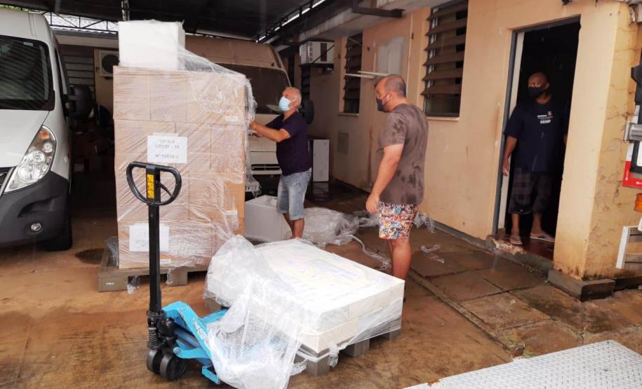 Sesa realiza força-tarefa neste final de semana para entrega de insumos que serão usados na vacinação contra a Covid-19
