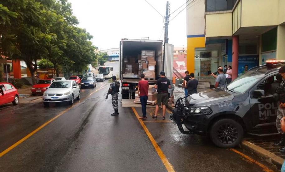 Sesa realiza força-tarefa neste final de semana para entrega de insumos que serão usados na vacinação contra a Covid-19
