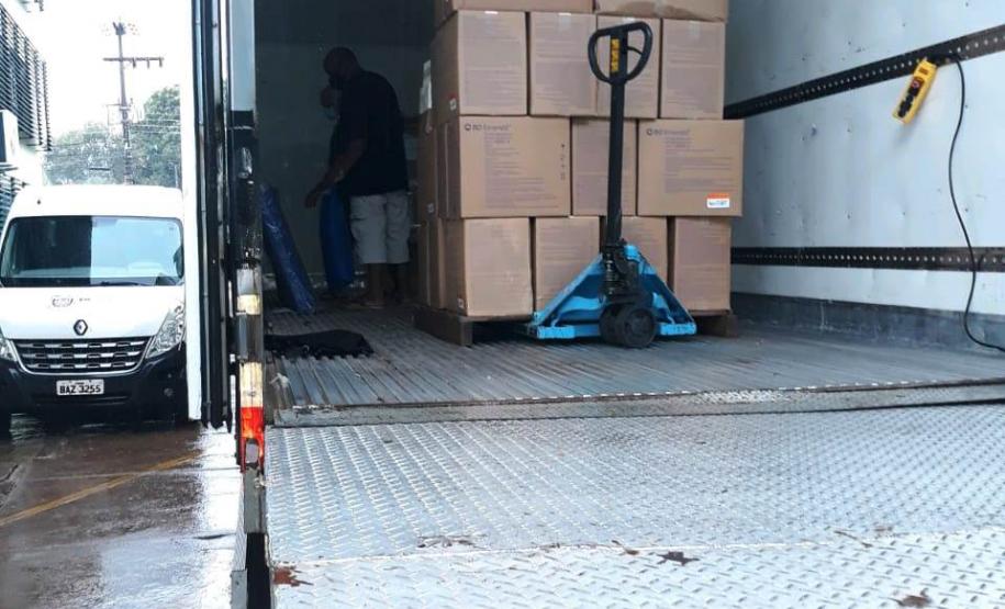 Sesa realiza força-tarefa neste final de semana para entrega de insumos que serão usados na vacinação contra a Covid-19