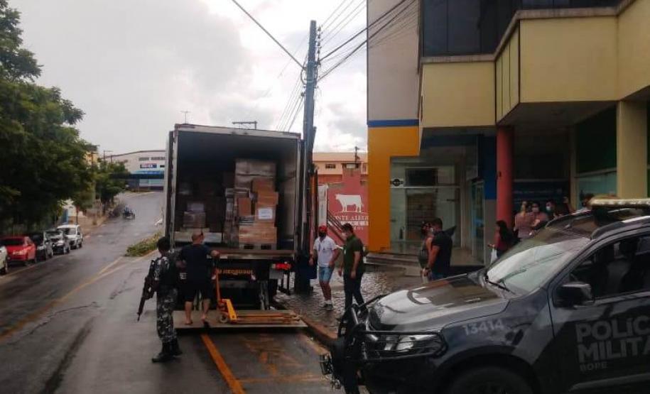 Sesa realiza força-tarefa neste final de semana para entrega de insumos que serão usados na vacinação contra a Covid-19