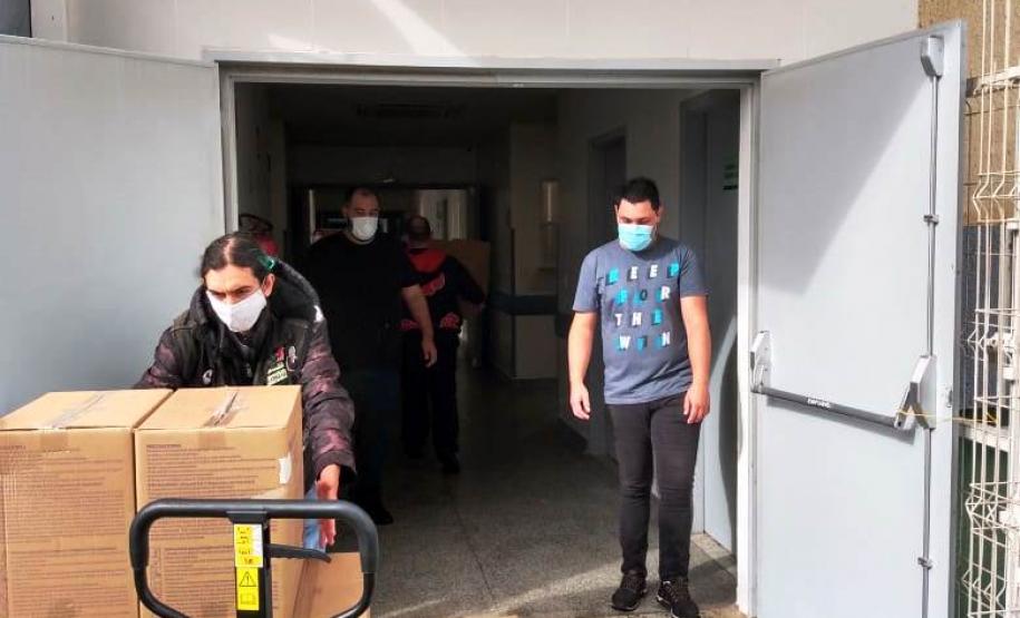 Sesa realiza força-tarefa neste final de semana para entrega de insumos que serão usados na vacinação contra a Covid-19